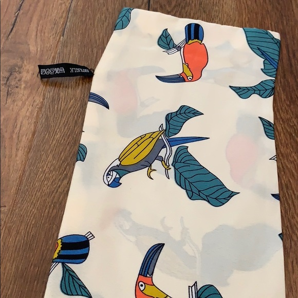 Silk Parrot scarf - Picture 4 of 4